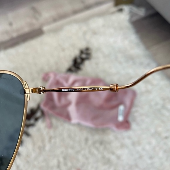 ❌ SOLD ❌ Miu Miu • Cat Eye Sunglasses - Picture 3 of 3